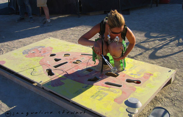 600x384 pixels (57K)