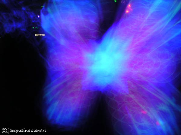 600x450 pixels (28K)