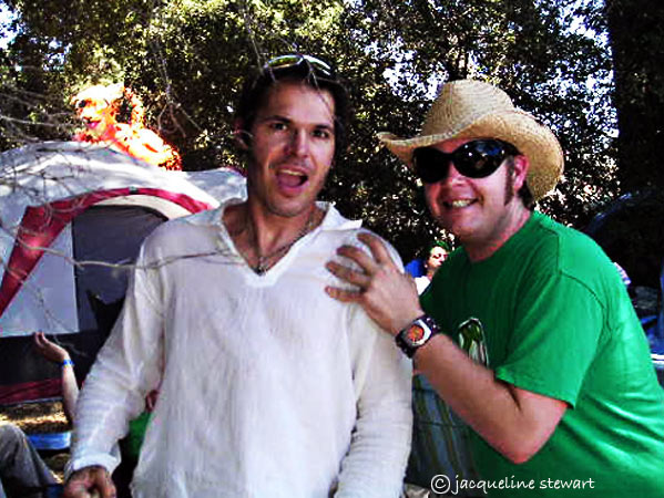 599x450 pixels (87K)