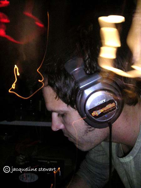 450x600 pixels (28K)