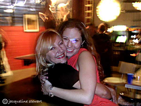 600x450 pixels (37K)