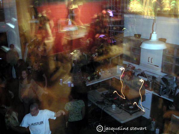 600x450 pixels (40K)