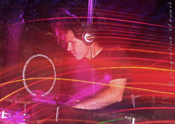 600x428 pixels (47K)