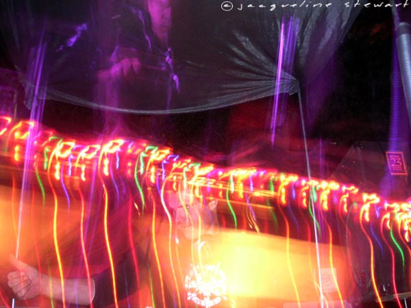 600x450 pixels (47K)