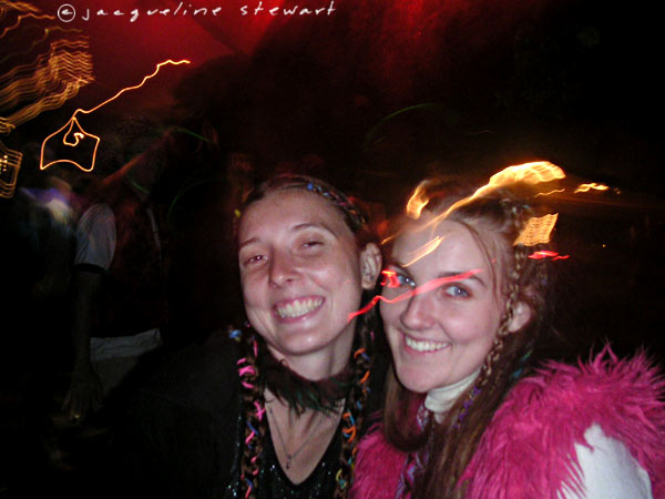 600x450 pixels (51K)