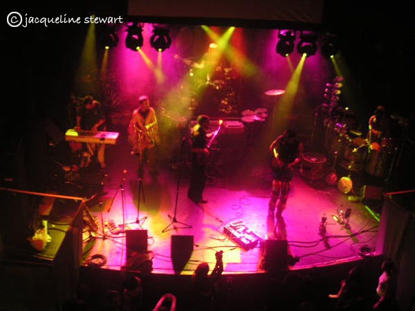 600x450 pixels (38K)