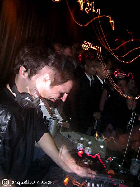 450x600 pixels (37K)