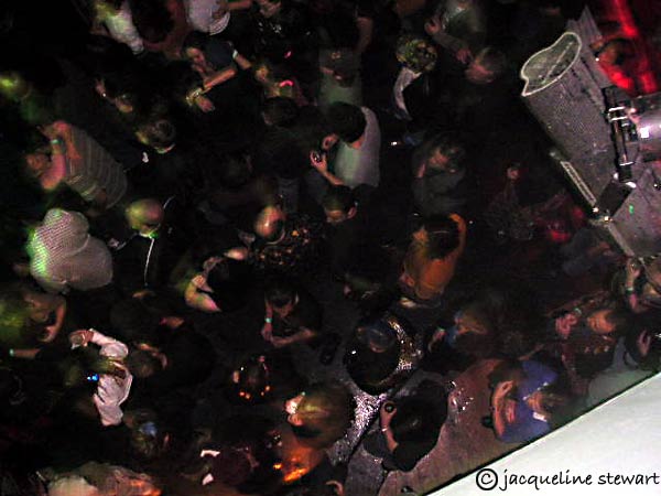 600x450 pixels (40K)