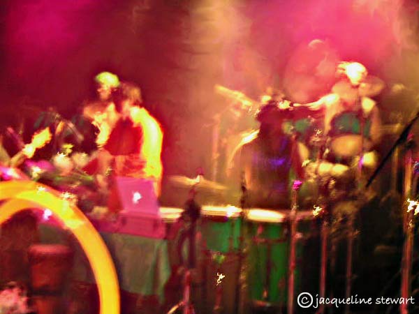 600x450 pixels (34K)