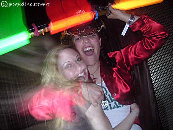 600x450 pixels (33K)