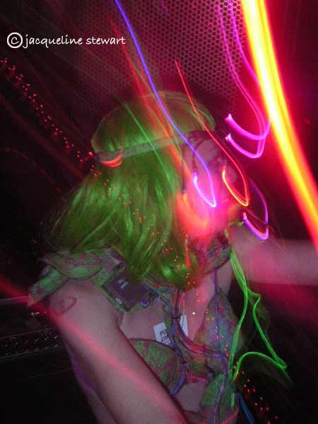 450x600 pixels (26K)