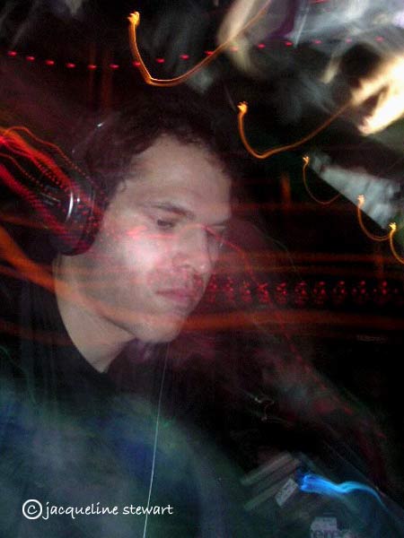 450x600 pixels (30K)