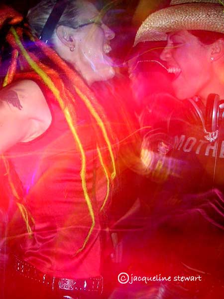 450x600 pixels (30K)