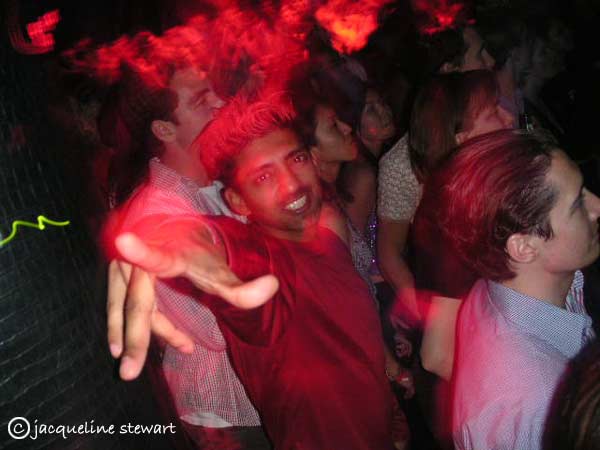 600x450 pixels (26K)