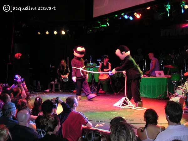 600x450 pixels (30K)