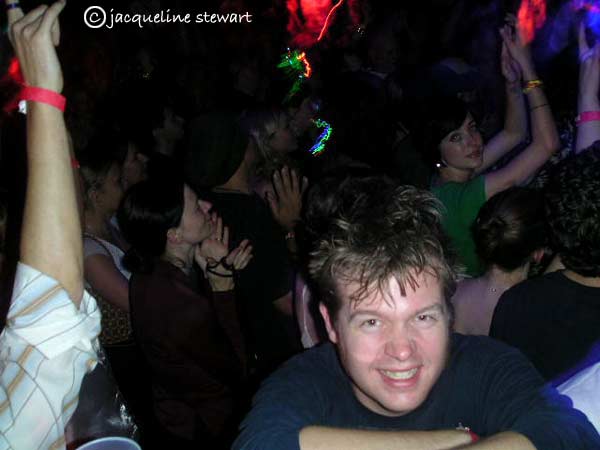 600x450 pixels (25K)