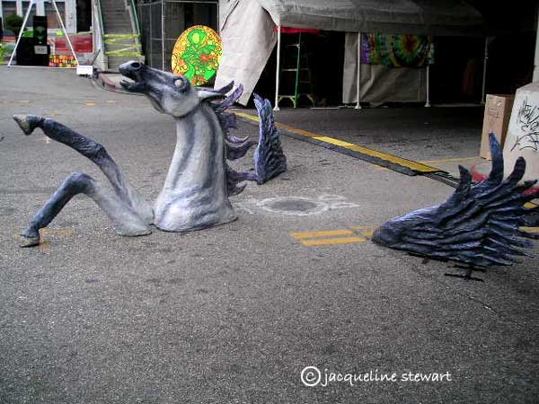 600x450 pixels (47K)