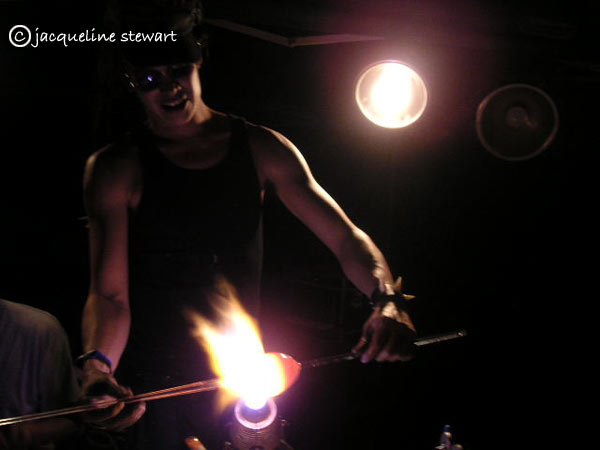 600x450 pixels (26K)