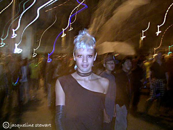 600x450 pixels (36K)