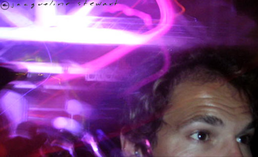 520x318 pixels (33K)