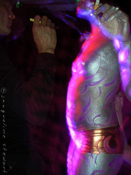 450x600 pixels (53K)