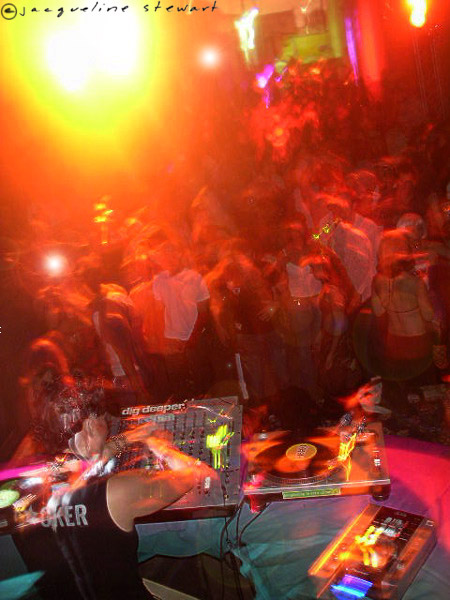 450x600 pixels (85K)