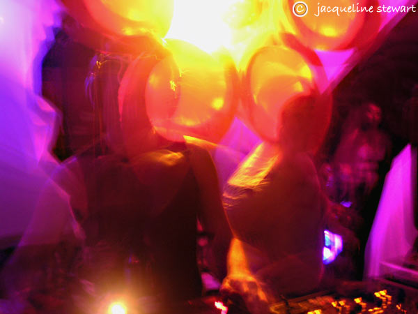 600x450 pixels (41K)