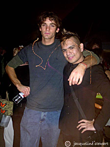 450x600 pixels (32K)