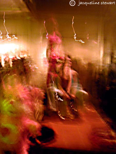 450x600 pixels (33K)