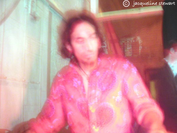 600x450 pixels (29K)