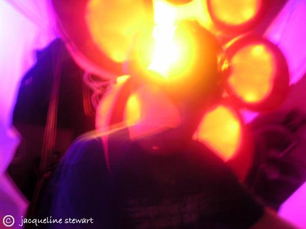 600x450 pixels (23K)