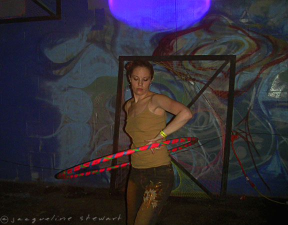 576x450 pixels (53K)