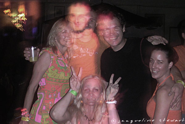 600x403 pixels (47K)