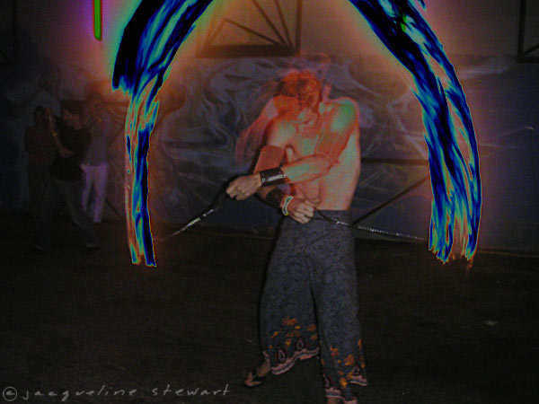 600x450 pixels (51K)