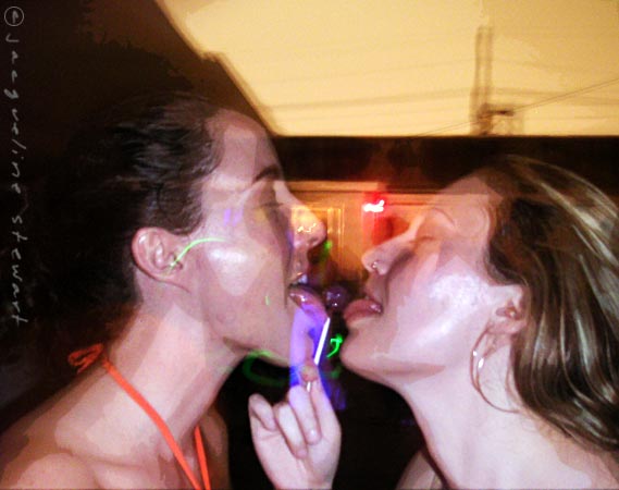 569x450 pixels (34K)