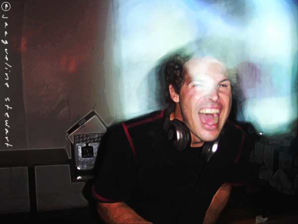 600x450 pixels (19K)