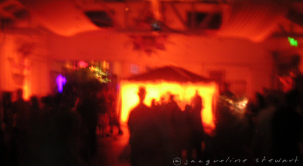 600x330 pixels (33K)