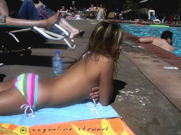 600x450 pixels (147K)