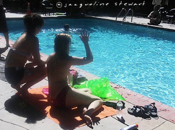 576x430 pixels (54K)