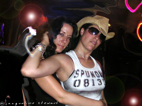 600x450 pixels (63K)