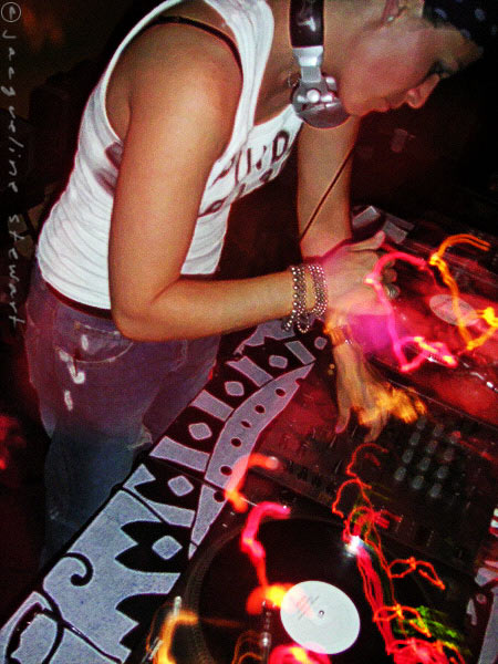 450x600 pixels (75K)