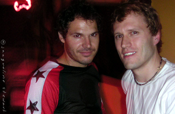 600x392 pixels (47K)