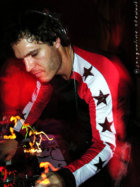 450x600 pixels (67K)