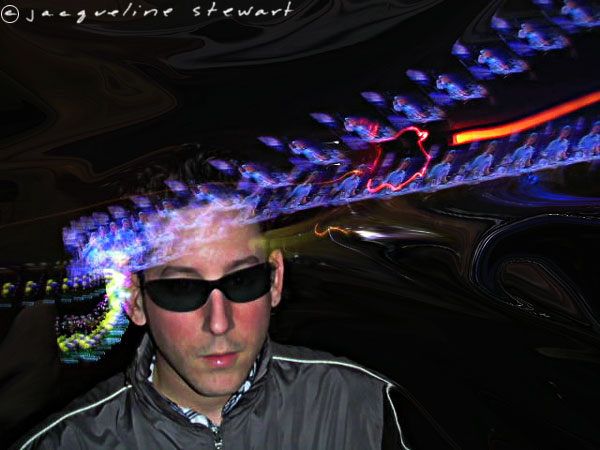 600x450 pixels (54K)