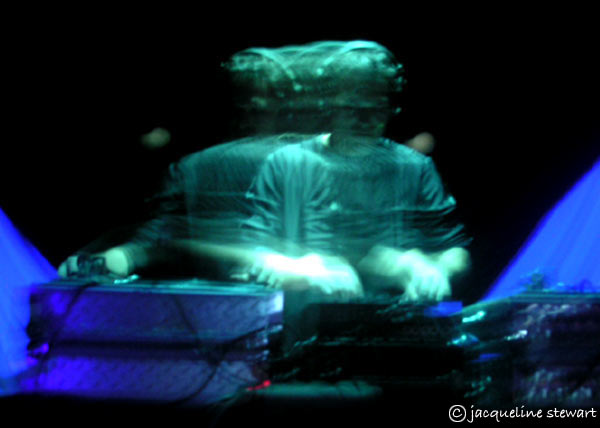 600x428 pixels (30K)