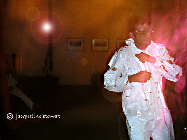 600x450 pixels (43K)