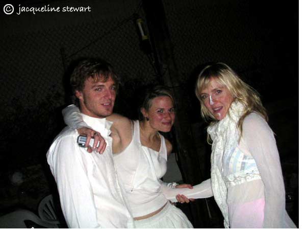 600x450 pixels (25K)