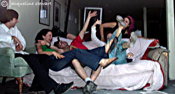 598x324 pixels (42K)