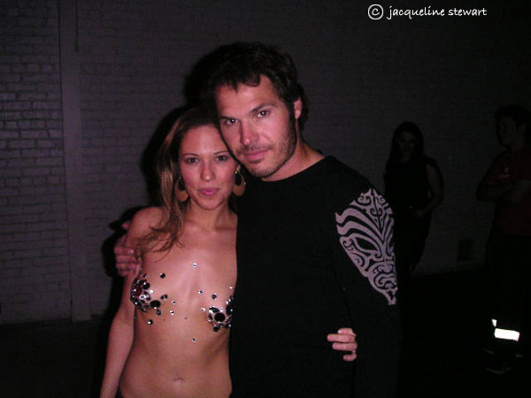 600x450 pixels (48K)