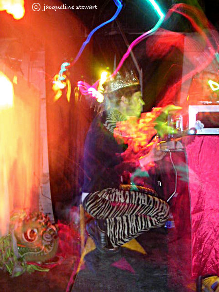 450x600 pixels (99K)